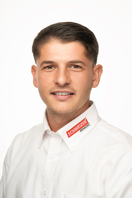 Portrait von Schweizer Reinigung Spezialreinigungsleiter: Roman Kubacki